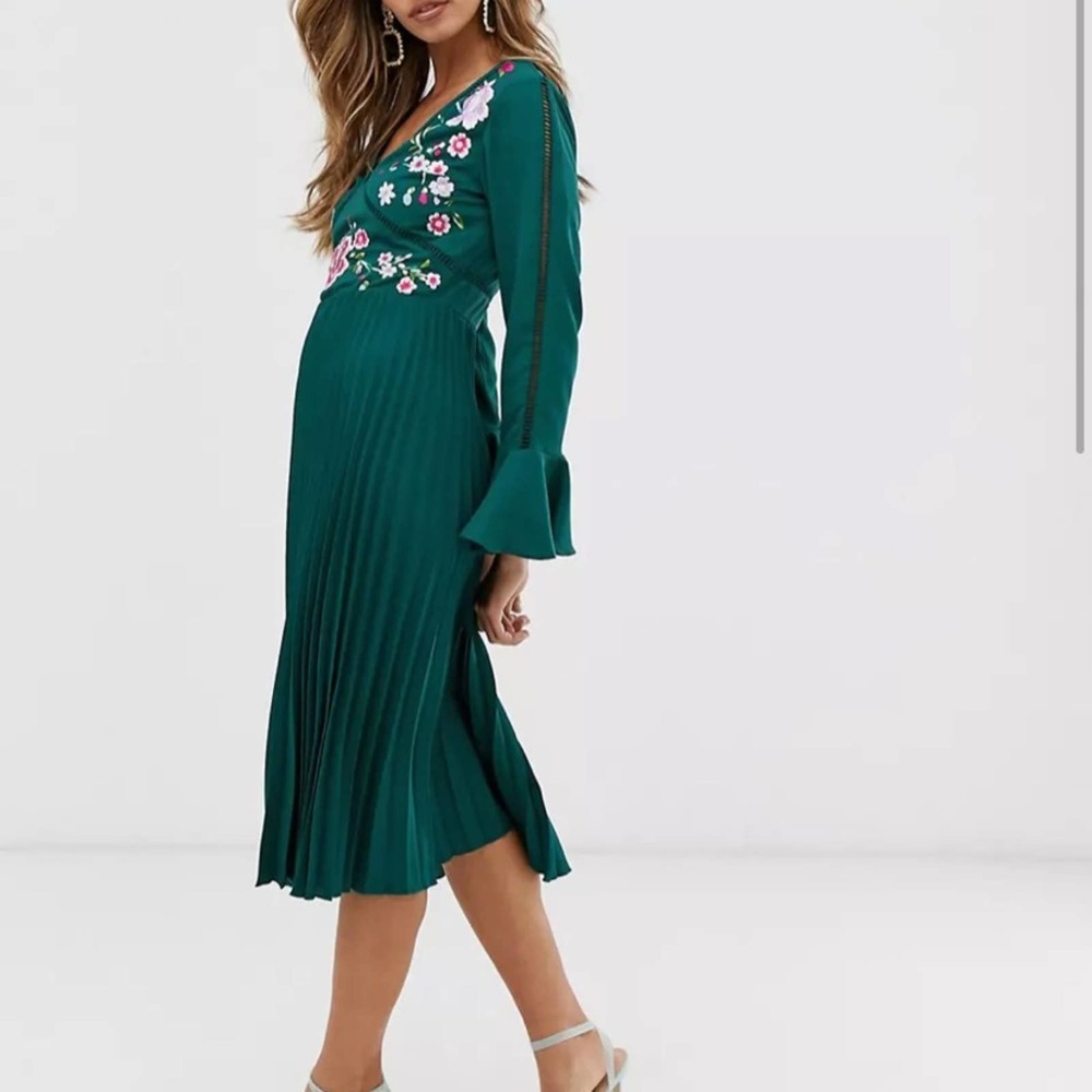 NWT ASOS Curve emerald green embroidered bell sleeve dress